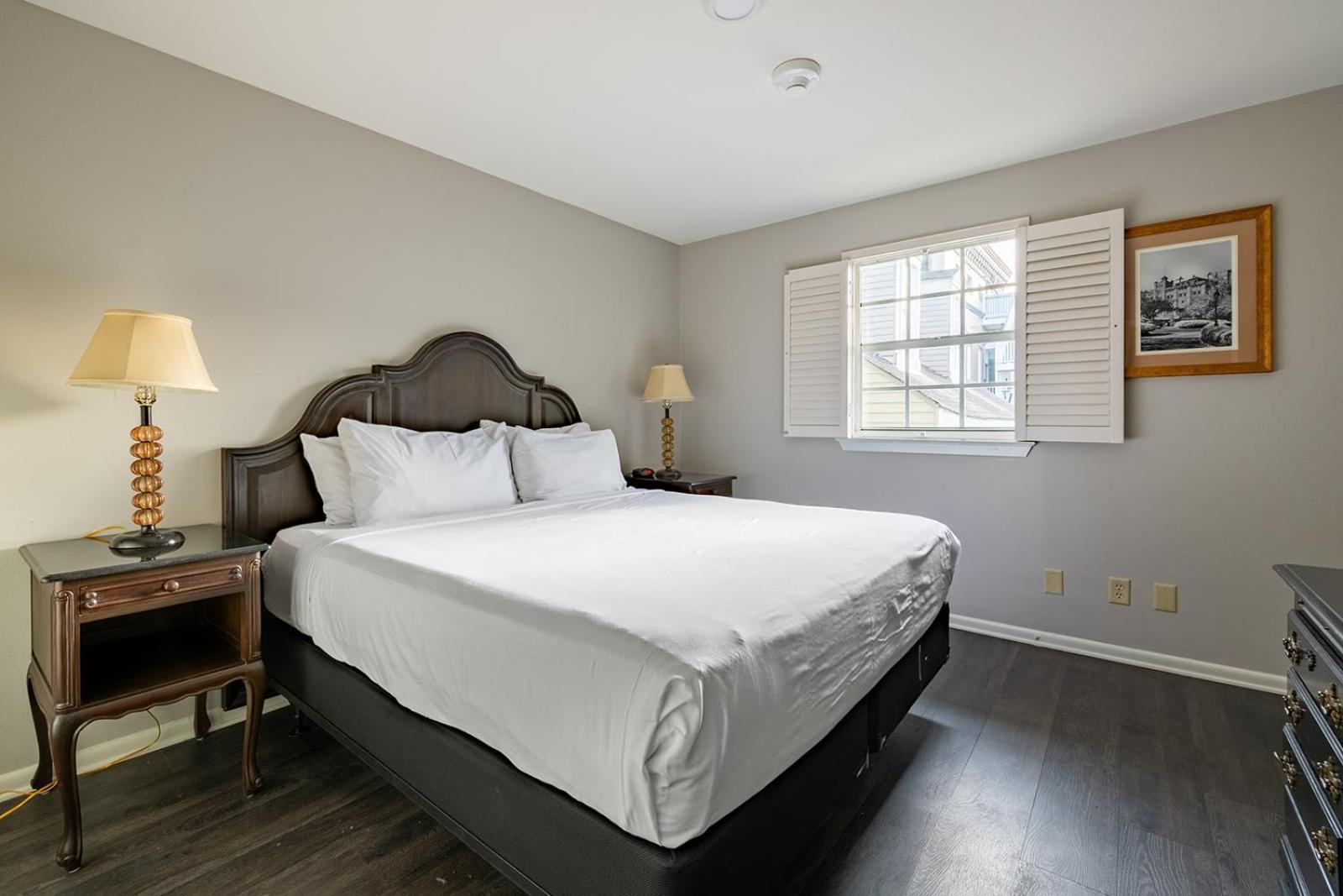 ניו אורלינס French Quarter Suites Hotel מראה חיצוני תמונה