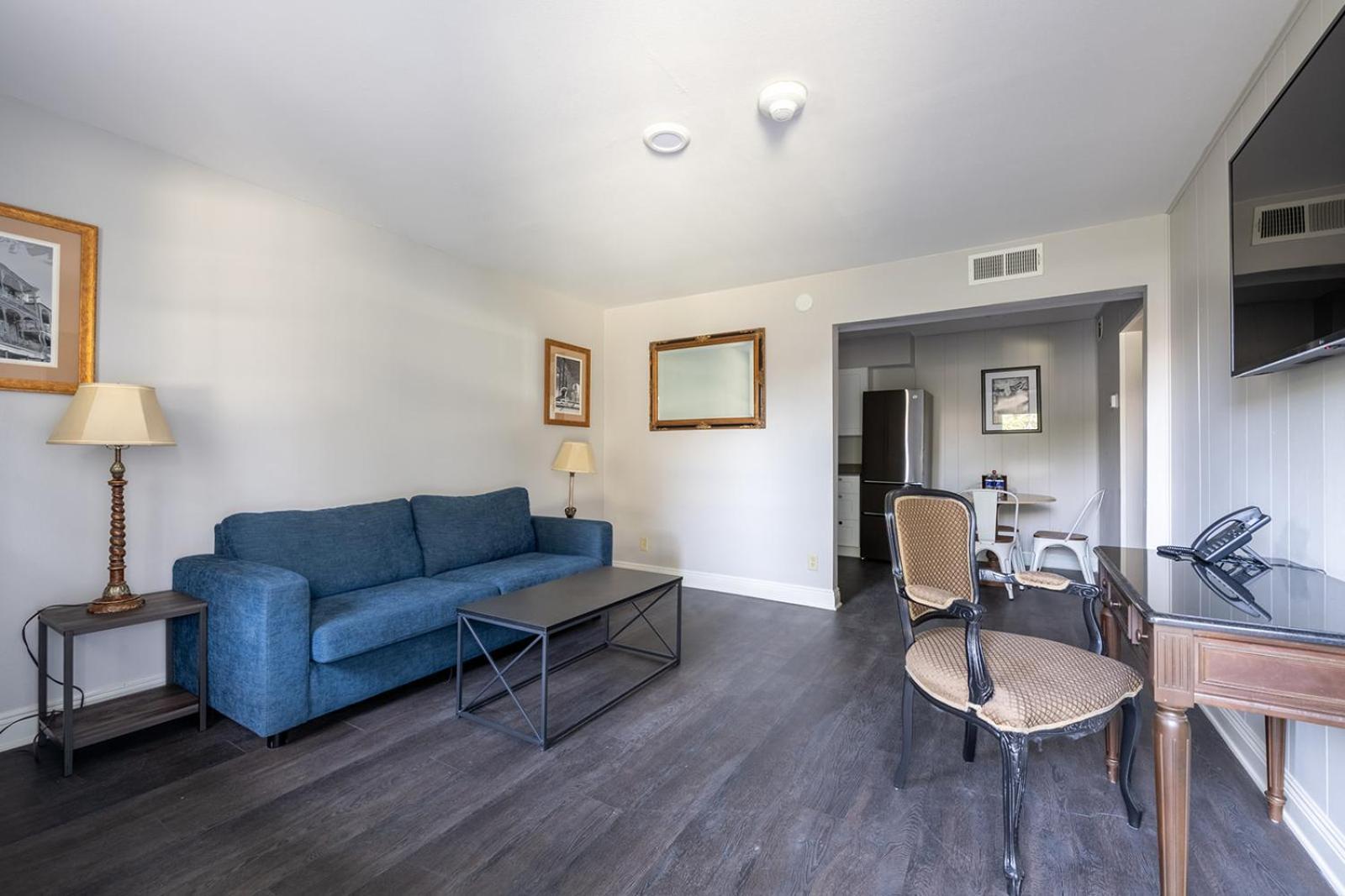 ניו אורלינס French Quarter Suites Hotel מראה חיצוני תמונה