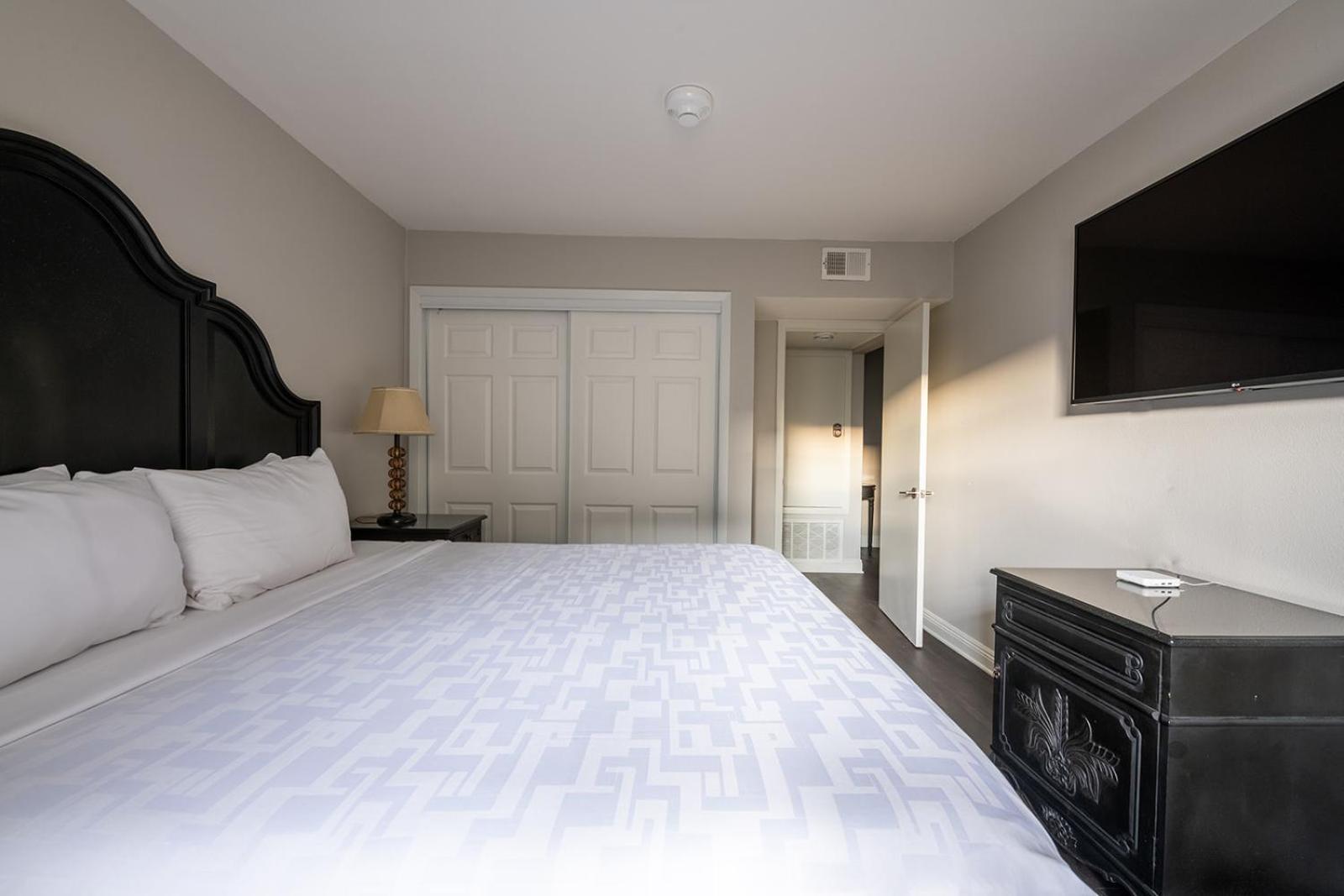 ניו אורלינס French Quarter Suites Hotel מראה חיצוני תמונה