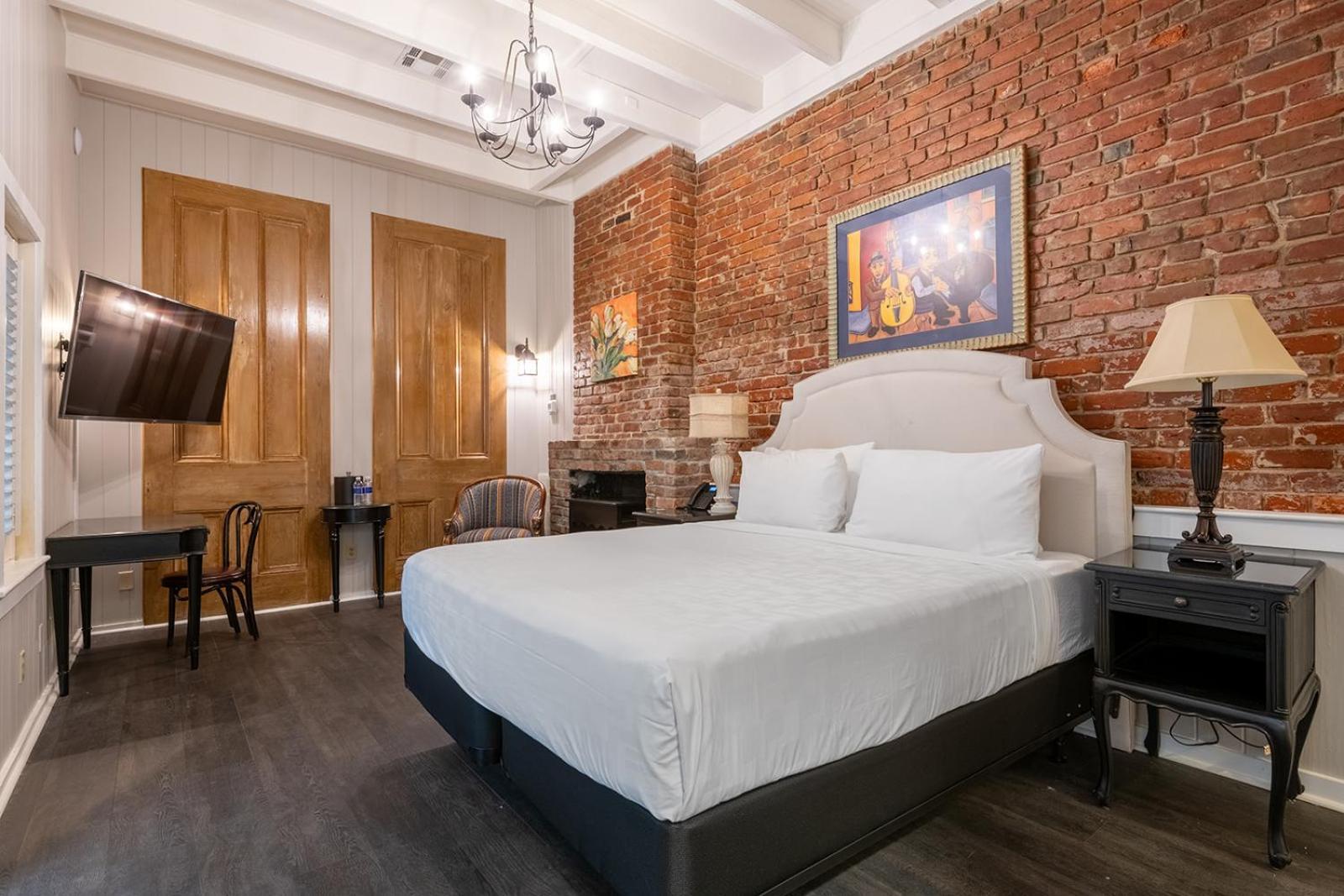 ניו אורלינס French Quarter Suites Hotel מראה חיצוני תמונה